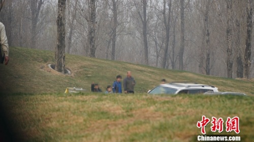 北京野生动物园证实虎区有游客下车首次劝阻未听 点击进入下一页