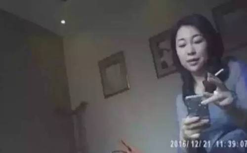 【热点】花68万摸10次脸，还是被摸！有钱人的世界我是真不懂