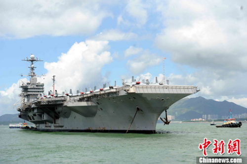 资料图:美军航母 点击进入下一页