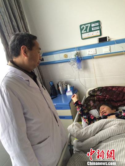 成都六旬老人心脏3根血管几近瘫痪医生搭3座桥救命