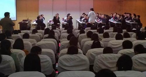 从性侵受害者到防性侵讲师:一半是阴影一半是阳光