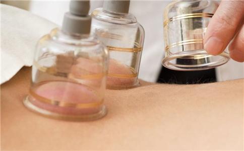 拔罐方法有哪些 介绍四种常见方法 拔罐方法有哪些 拔罐要注意什么 拔罐的方法是什么