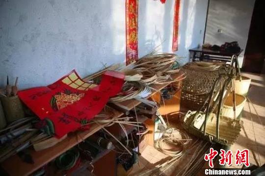 宣国维家中一方简单的角落便构成了他的工作室 德清宣传部提供 摄