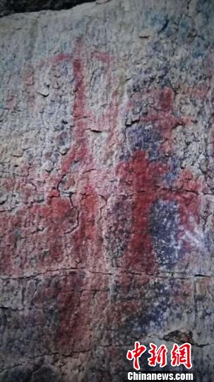 大兴安岭频现史前岩画遗迹 再现万年前文明史