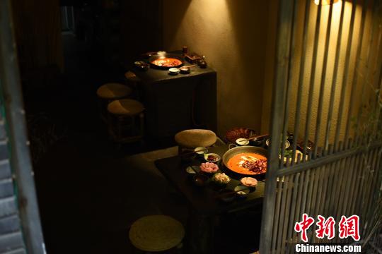 杨顺康藏在小巷角落的火锅馆?！≈有?摄