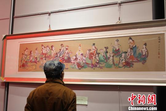 图为仿古绢画《礼佛图》?！⌒煅?摄