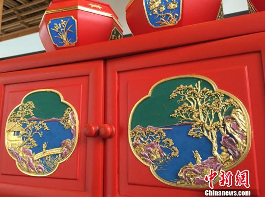 图为泥金彩漆作品 林波 摄 图为泥金彩漆作品 林波 摄
