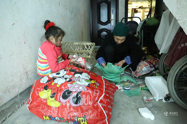 婆婆背捡来的瓷娃娃上学3 婆婆背捡来的瓷娃娃上学3