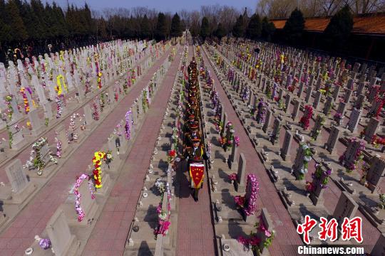 人生终点站的礼乐人：用音乐守护逝者尊严（图）