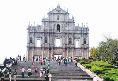 图为澳门大三巴牌坊 资料图片 点击进入下一页