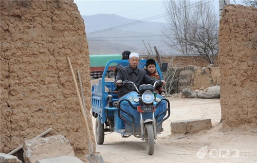 老汉娶小22岁乞讨女