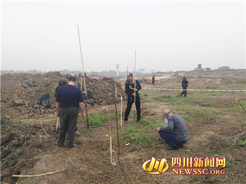 四川广汉发现疑似南宋古墓 出土陶俑陶椅(图)