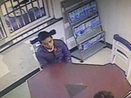 16岁未婚妈妈偷钱打赏男主播 见面后失望回去取关