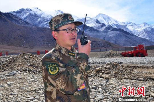 现场指挥 郭江宸 摄