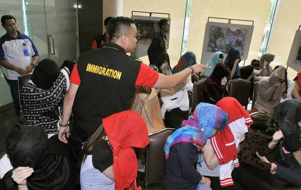 印尼抓获32人跨国卖淫团队 含5名中国女性(组图)