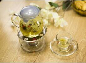 春季养肝喝什么好？多喝菊花茶平肝名目