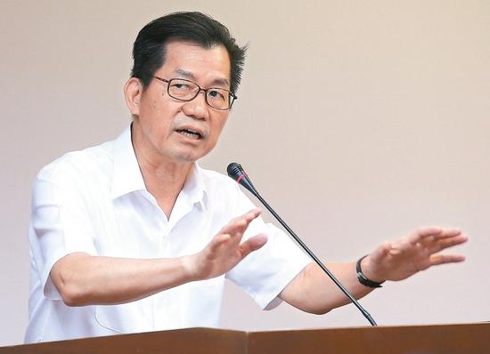 台湾“环保署长”吃鱼翅宴遭批 自称曾一度犹豫