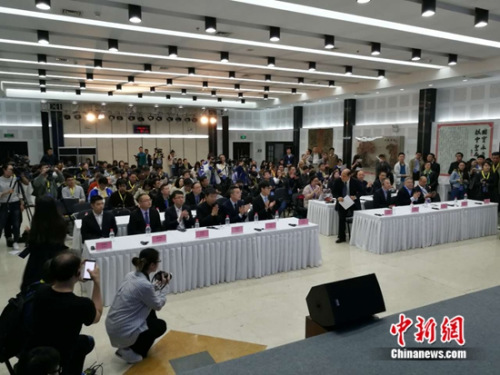 现场图 岳川 摄 点击进入下一页