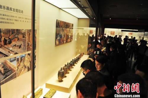 　2016年10月11日，《惊世大发现——南昌汉代?；韬罟鐾脸晒埂吩诮魇〔┪锕菡蕉酝獬て谡钩觯诙嗝裰谇袄床喂??！×跽祭?摄