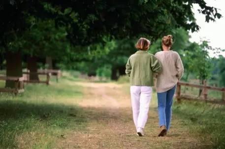 世卫组织公认的最佳运动，7个方法轻松“走”出长寿