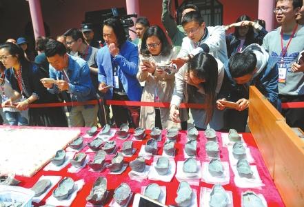 点击进入下一页