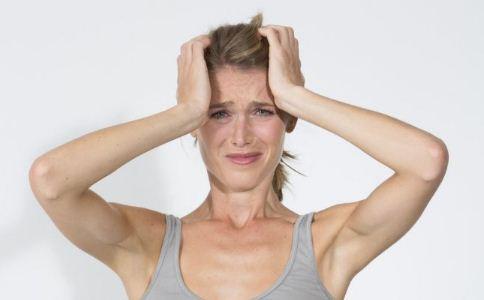 春季易发偏头痛 按摩穴位能缓解 偏头痛按摩哪里 头痛按摩哪里可以缓解 缓解头痛按摩哪里