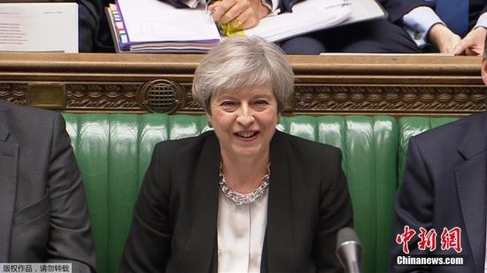 这一宣布在事先并无征兆，在过去几个月，英国首相府发言人多次表示不会提前举行大选。但在经历了一个复活节假期之后，特雷莎·梅的态度出现了180度的大转折。