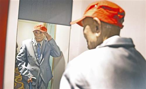 97岁台老兵四川省亲 77年后踏故土还是一口四川话