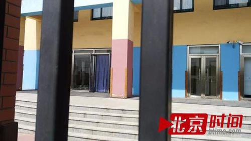 幼儿园回应幼师虐童:园长已停职 未发现猥亵行为