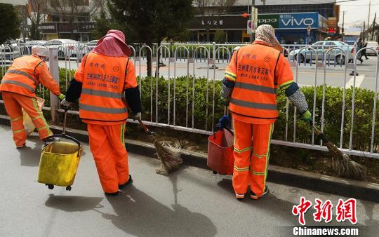 内容颇为丰富的“考题”?！⊙钛廾?摄