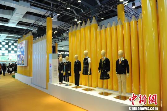2018年校服流行趋势在沪发布 校服行业新标准有望成型