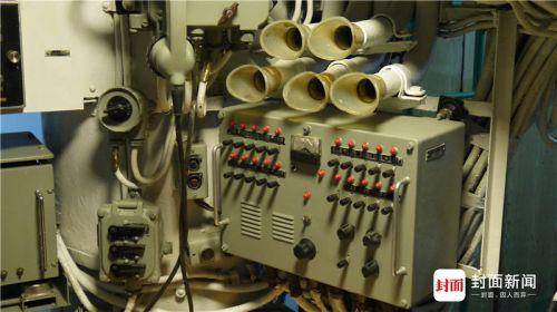 指挥台上细节。