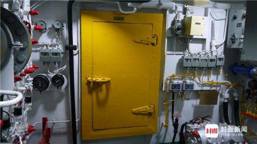 前辅机舱：冷藏室。