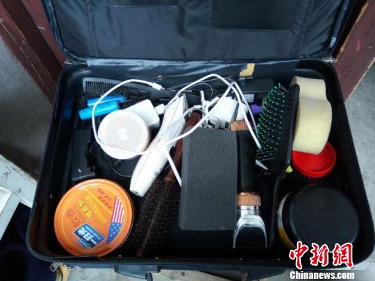 大山里的理发师：骑车义务理发8年绕地球一圈