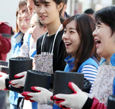 国外公务员也“吃香”:印度90万人争1000个职位