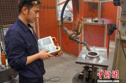 资料图：江苏制造见闻之坚守机具生产20载，增添“中国造”神奇引力。