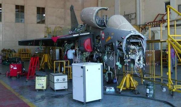 印度又发生坠机事件致两人死亡 40年坠毁1000架