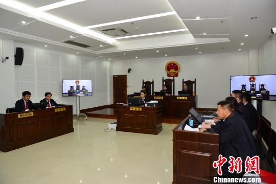 庭审?！≌杂?摄