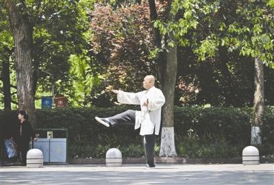 雷雷昨日仍在坚持练习 点击进入下一页