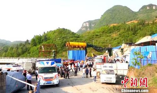 图为救援现场视频截图?！≌盼?摄