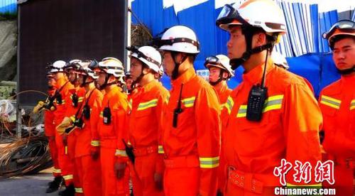 图为救援现场视频截图。　张伟 摄