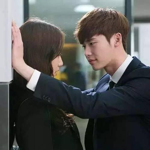 高一女生迷霸道总裁文 欲退学打工等白马王子