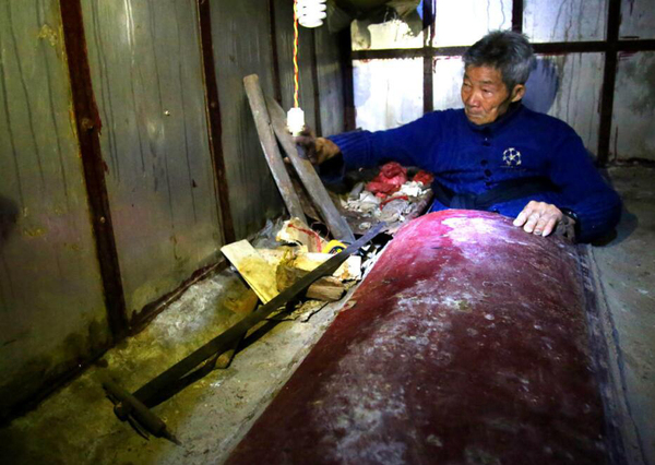 孤寡老人花26万为修墓2 孤寡老人花26万为修墓2