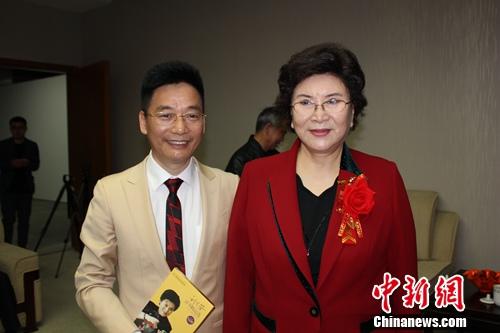 “自然弥新原石书法展”举办作品内容以国学为主