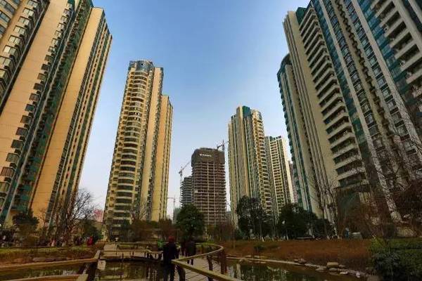 北京二手房价20个月来首跌 媒体:楼市这回真冷了