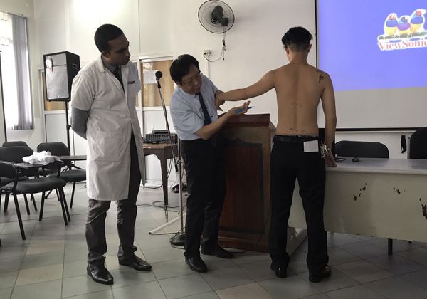 世界针联中医针灸专家团在毛里求斯国立维多利亚医院展示中医针灸疗法 世界针联中医针灸专家团在毛里求斯国立维多利亚医院展示中医针灸疗法