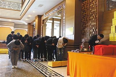 点击进入下一页