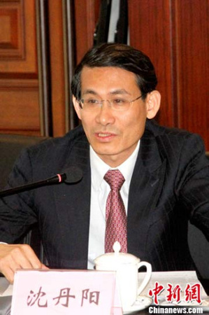 5月9日，“一带一路”跨境电商全球供应链合作圆桌会议在北京举行。商务部政策研究室主任沈丹阳表示，“一带一路”跨境电商全球供应链合作领域大有可为，有关国家和地区可思考如何共同把这块“蛋糕”做大。<a target='_blank' href='http://www.chinanews.com/'>中新社</a>记者 陈小愿 摄