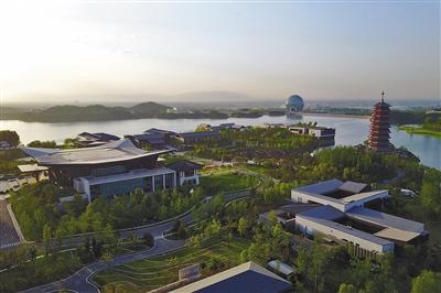 这是无人机航拍的雁栖湖(5月6日摄)。新华社记者 李鑫 摄