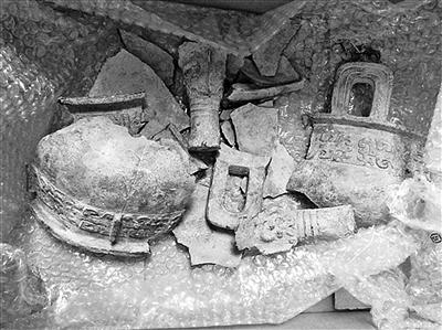 快递价值680万西周青铜鼎 到买家手中已成碎片